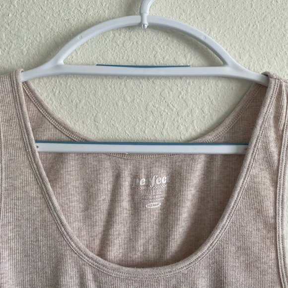 Old Navy Ribbed Tank Top - Picture 3 of 4
